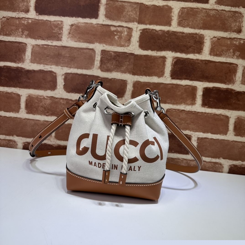 G*u*i bucket bags